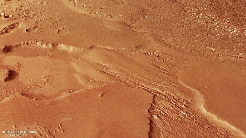 High-resolution view of the Medusae Fossae Formation from Mars Express.